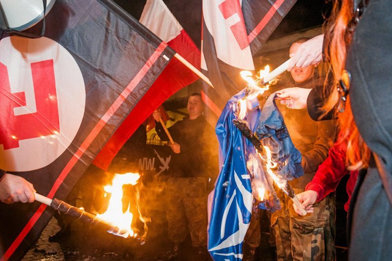 Bawią się w silną Polskę. Radykalizm jest dziecinny. Kiedyś trzeba dorosnąć.