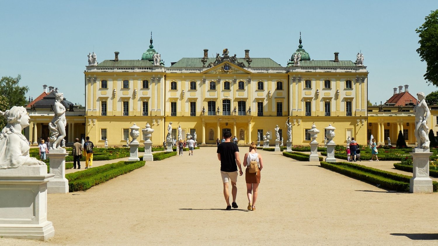 Turyści w Pałacu Branickich w Białymstoku