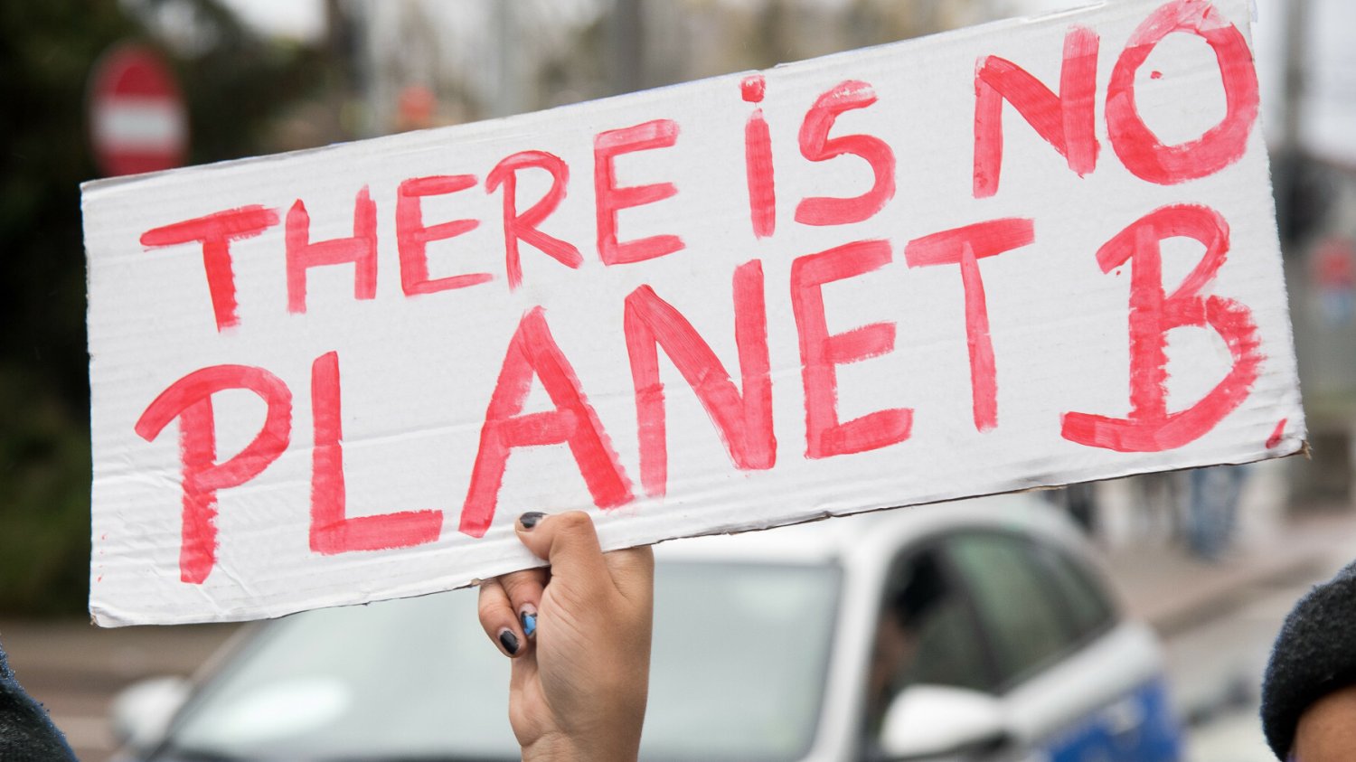 Zmiany klimatyczne mogą doprowadzić ludzkość do katastrofy. Ostrzega przed tym co roku raport klimatyczny.