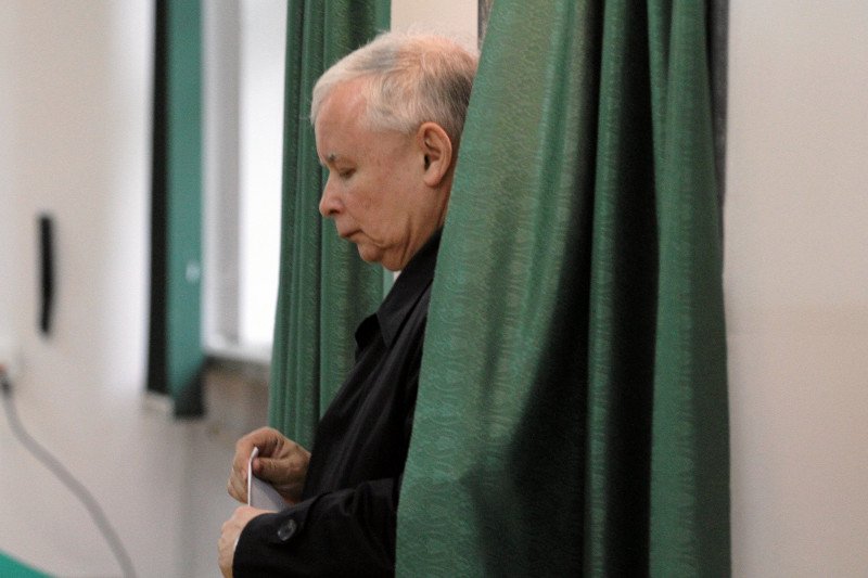 Niemiecki tygodnik "Der Spiegel" ocenia, że prezes Jarosław Kaczyński na czele PiS to gwarantowana przegrana w wyborach parlamentarnych.