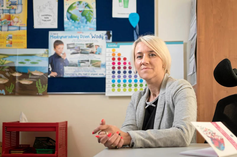 Magdalena Krawczyk musi do pensji nauczyciela dorabiać na kasie w supermarkecie.