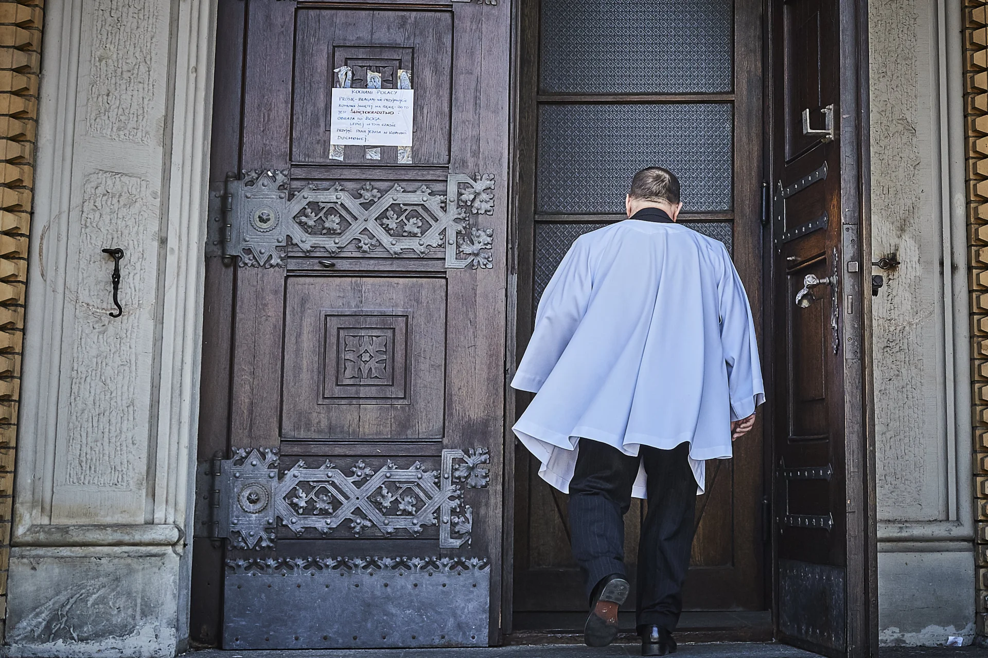 Proboszcz parafii w Niskowej ma koronawirusa. Prawie wszyscy, którzy mieli z nim kontakt trafili na kwarantannę