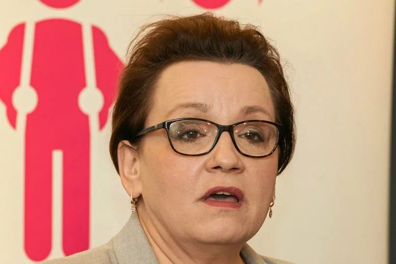 Prawie 300 pracowników MEN dostało nagrody w 2018 r. Resort ujawnił dane.