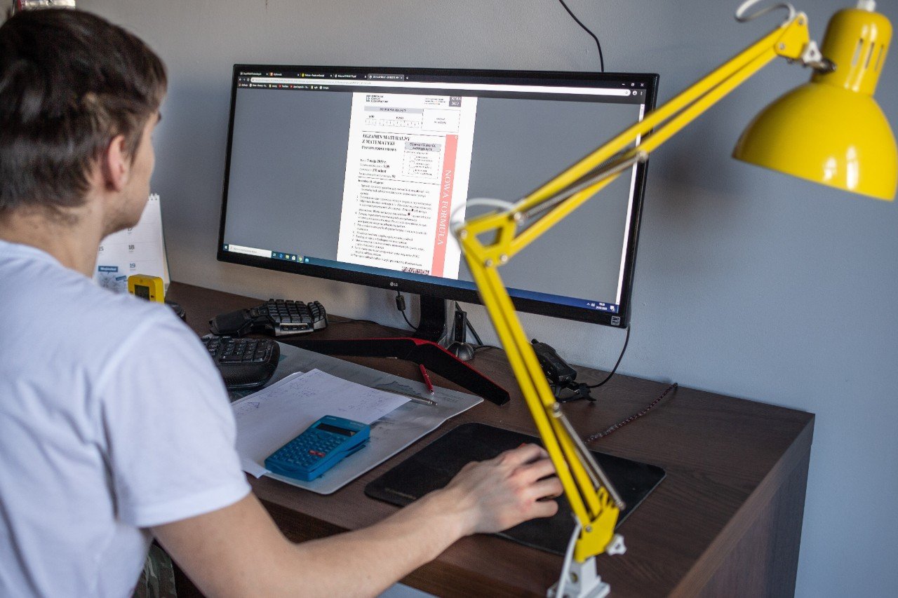 Wiadomo nieoficjalnie, że matury i egzaminy ósmoklasistów odbędą się jeszcze przed wakacjami.