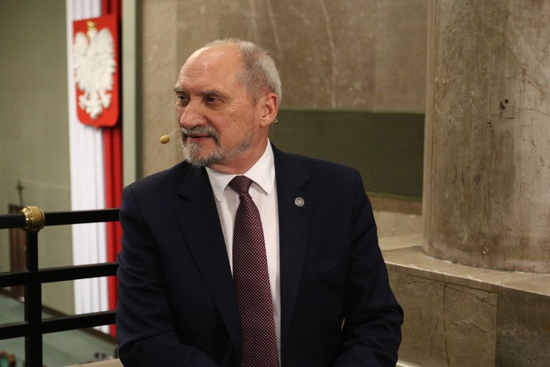 Antoni Macierewicz nie omieszkał skomentować "rewelacji" Telewizji Republika dot. prac tzw. komisji Millera.