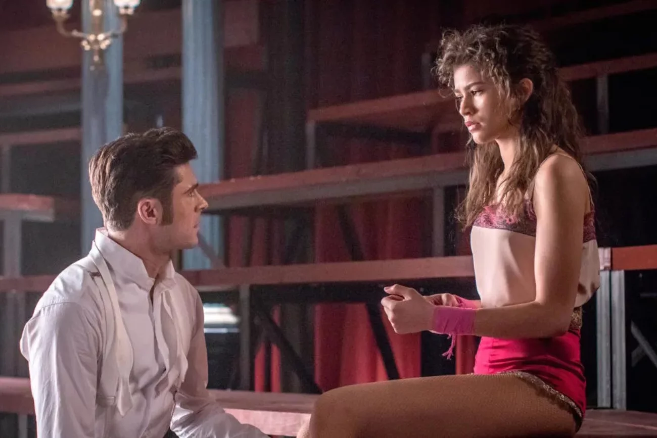 Zac Efron i Zendaya w filmie "Król rozrywki".