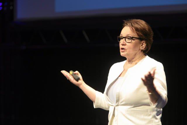 Prof. Uniwersytetu Wrocławskiego uważa, że minister Zalewska skompromitowała zawód polonisty.