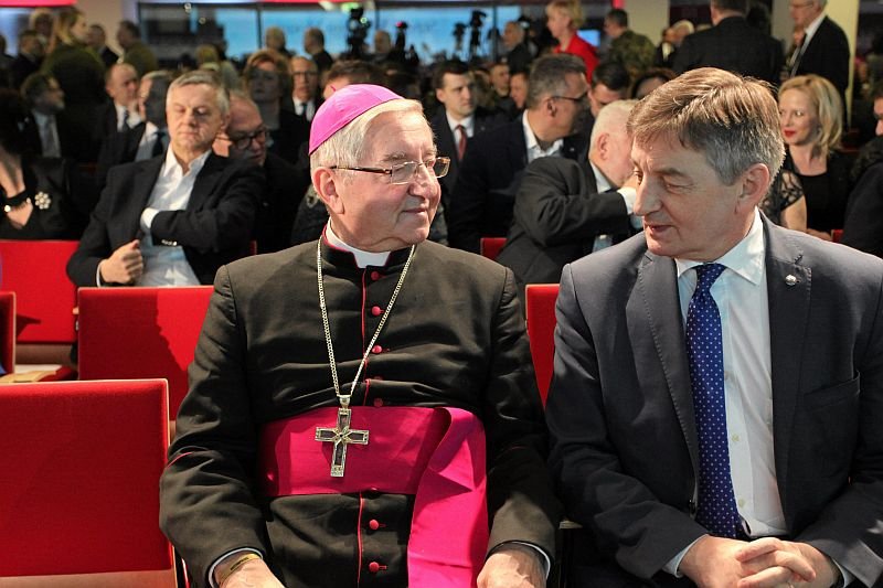 Wśród najlepiej sytuowanych emerytów w Polsce jest m.in. abp gen. dyw. Sławoj Leszek Głódź.