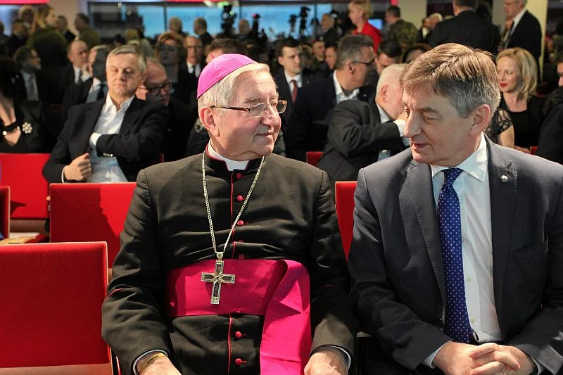 Wśród najlepiej sytuowanych emerytów w Polsce jest m.in. abp gen. dyw. Sławoj Leszek Głódź.