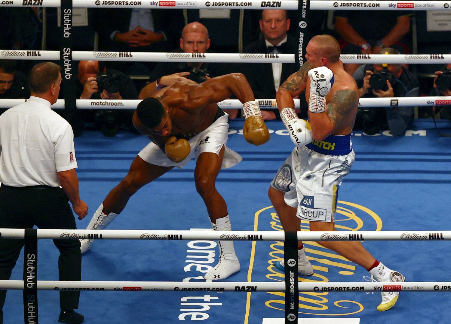 Ołeksandr Usyk został w sobotę nowym mistrzem świata w wadze ciężkiej