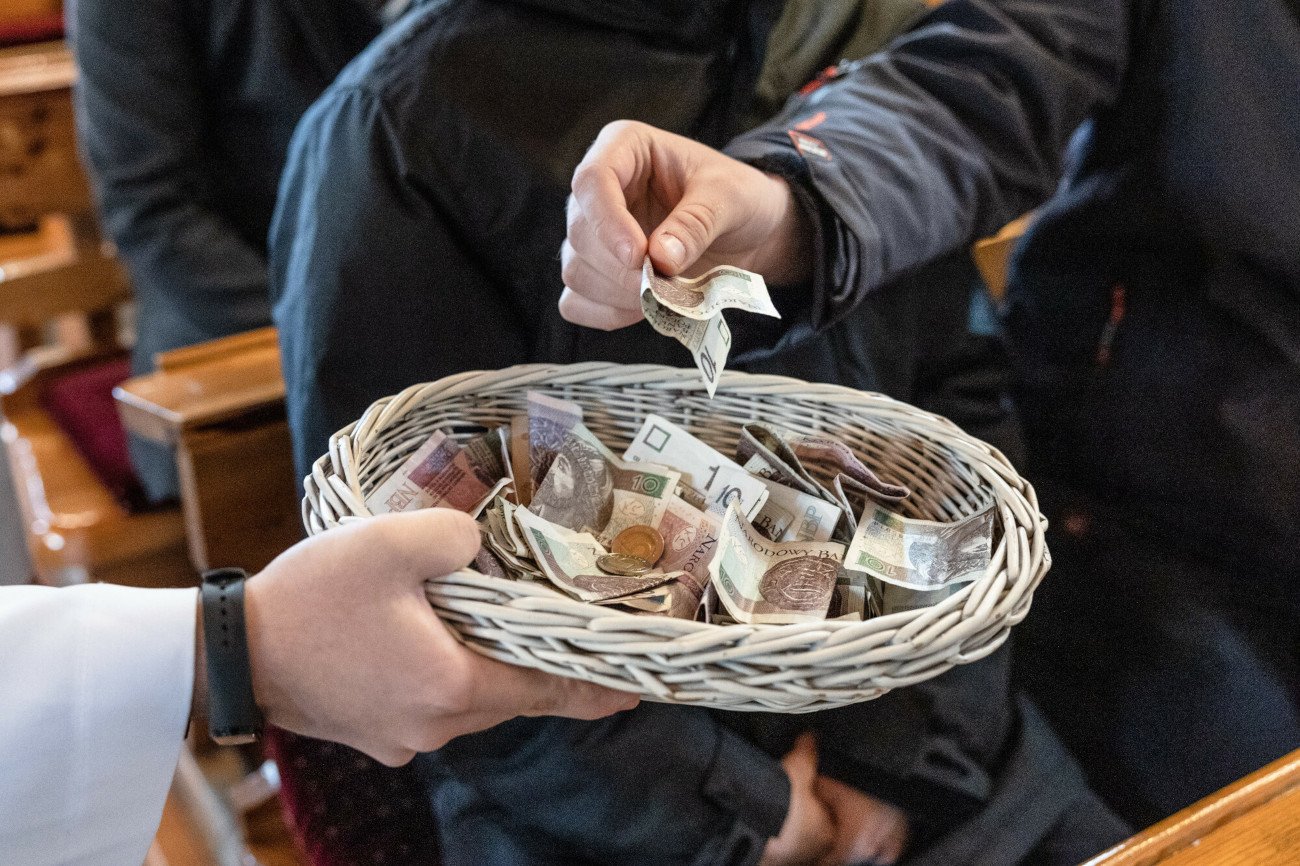 Inflacja dotyka także Kościół.