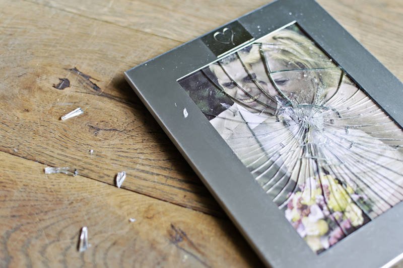 Dlaczego zdradzani całą złość koncentrujemy na osobie kochanka czy kochanki? Dlaczego jesteśmy gotowi miesiącami milczeć o tym, że jesteśmy zdradzani?