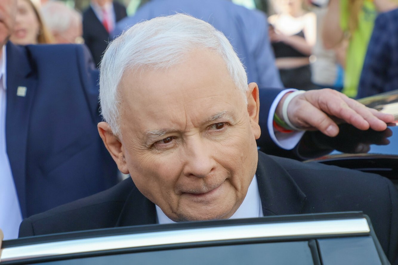 Kaczyński wybrał się za granicę. Wybrał nietypowy sposób.