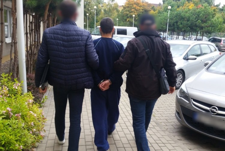 25-latek usłyszał już zarzut zabójstwa swojego 52-letniego ojczyma.