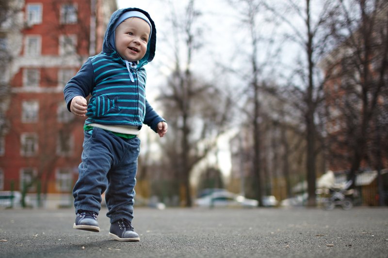 Czy można zapomnieć o dziecku? Polacy wydali wyrok na ojcu dziecka zmarłego w samochodzie