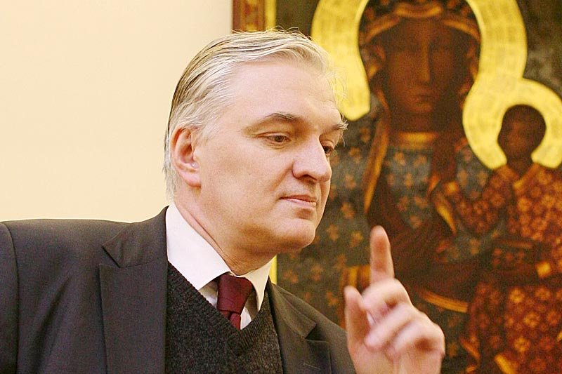 Minister sprawiedliwości Jarosław Gowin twierdzi, że polskie embriony niewykorzystywane przy in vitro są sprzedawane do badań naukowych w Niemczech.