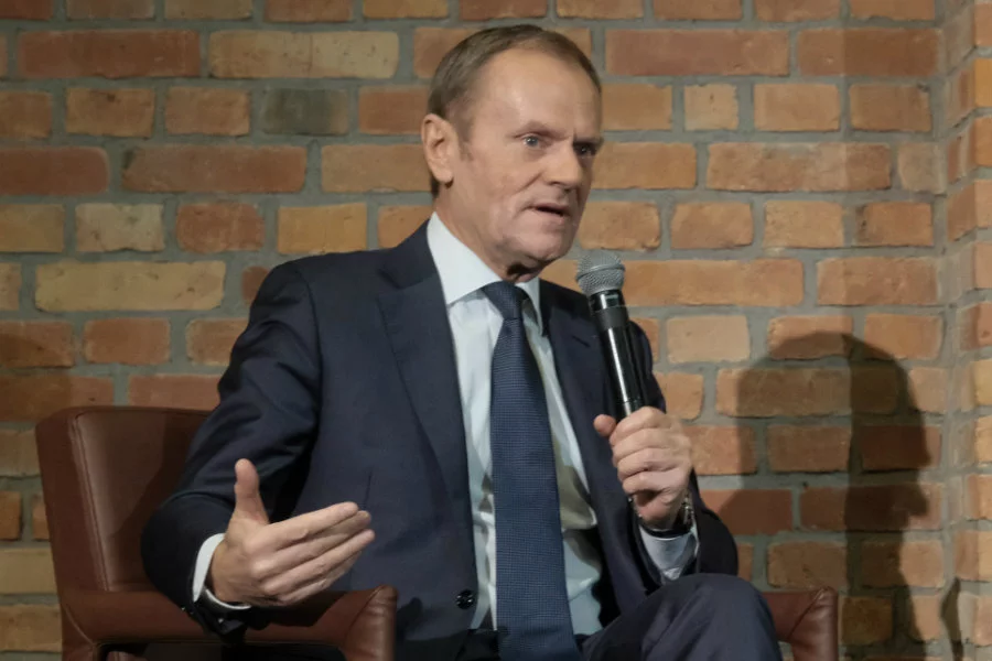 Donald Tusk ocenił w Poznaniu, że wstydzi się za PiS.