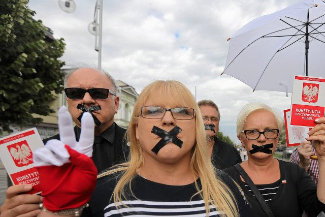 Mieszkanki Częstochowy biorące udział w "czarnym poniedziałku" mogą liczyć na wsparcie swojego prezydenta.