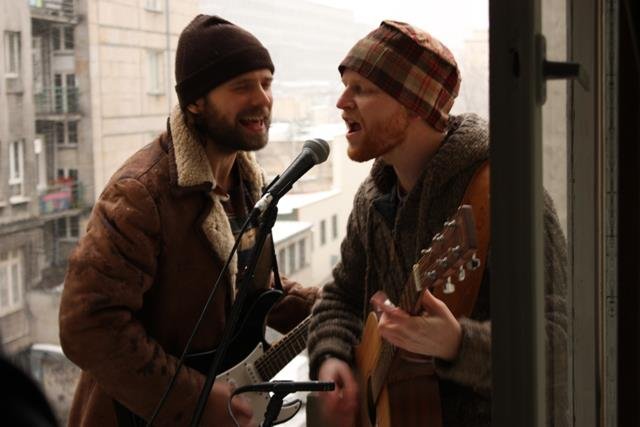 Zespół Letters From Silence na balkonie przy ul. Smolnej 14