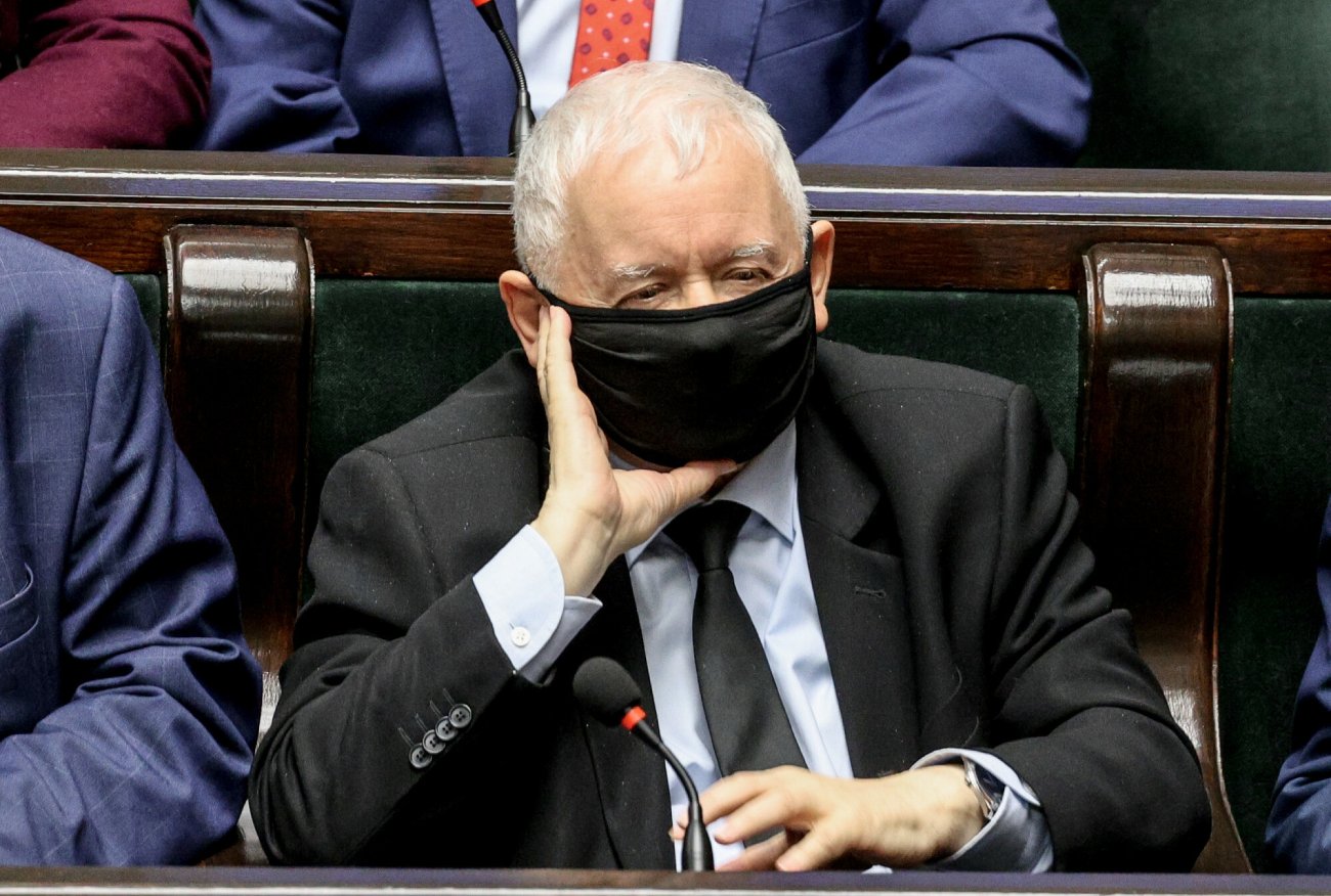 Sondaż. Jarosław Kaczyński ma powody do obaw? Spadek poparcia dla PiS
