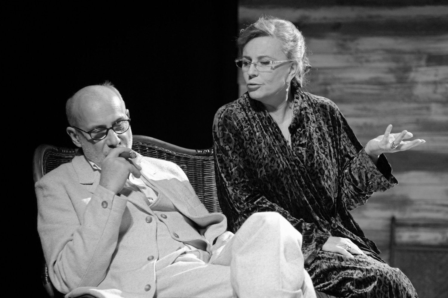 Piotr Machalica i Krystyna Janda w czasie próby medialnej spektaklu "Zmierzch długiego dnia" (2012 r.)