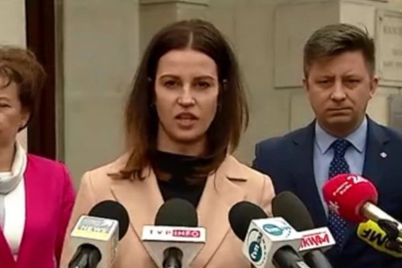 Minister sportu Danuta Dmowska-Andrzejuk broniła w sobotę ŁukaszaSzumowskiego.