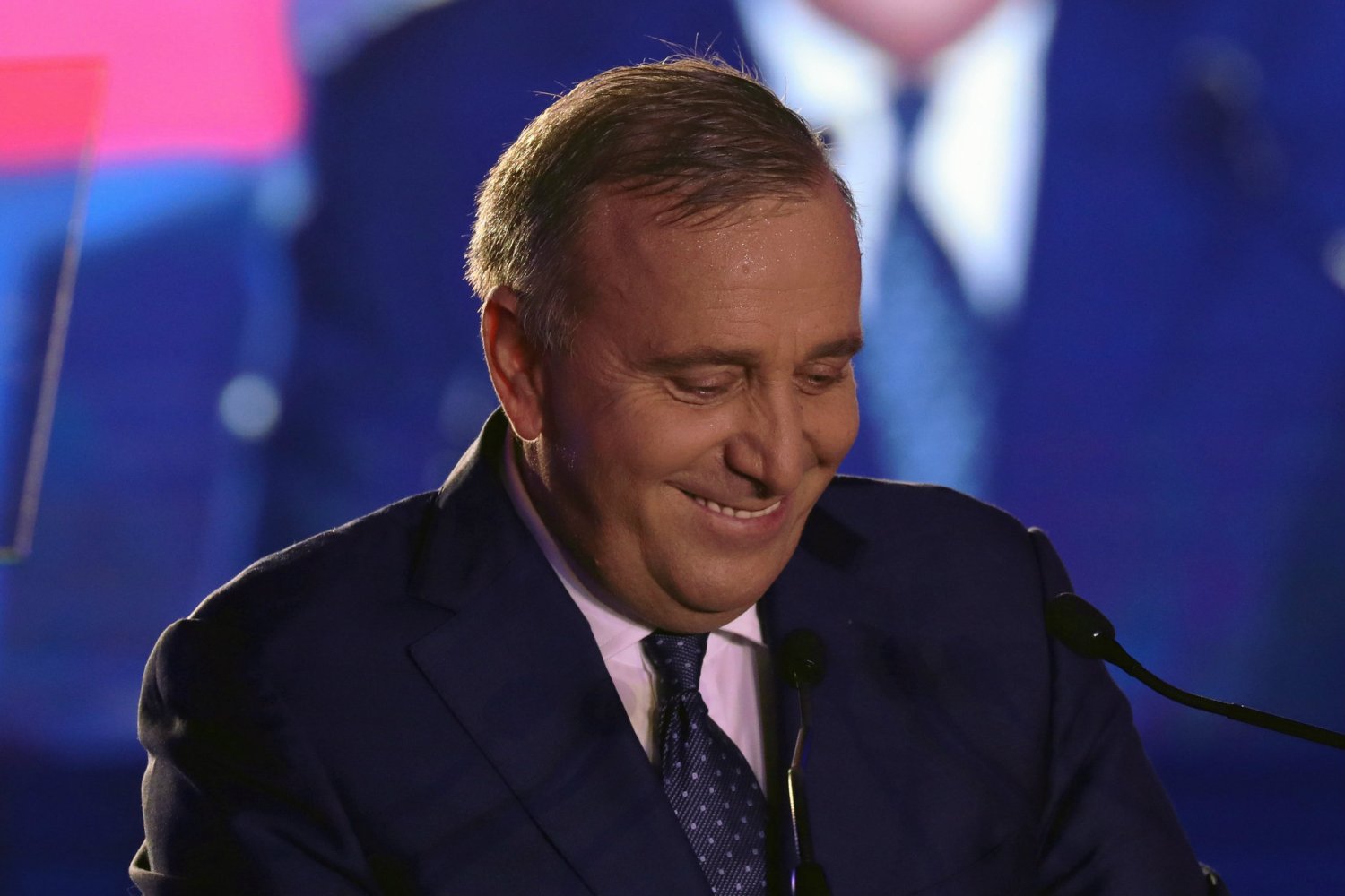 Grzegorz Schetyna ma powody do zadowolenia. Pozycja Koalicji Obywatelskiej umacnia się.