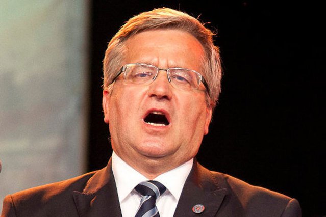 Bronisław Komorowski traci w badaniach zadowolenia Polaków z pracy polityków.