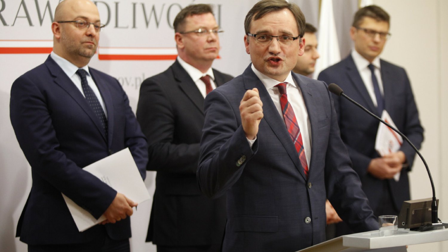 Ciąg dalszy afery hejterskiej. Sędzia Iwaniec do dziennikarki TVN24: Szczur