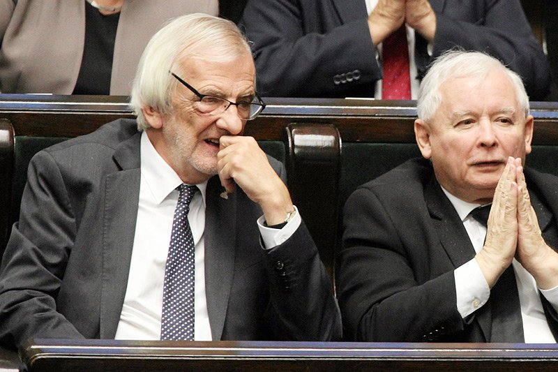 Czy wicemarszałek Sejmu i szef klubu parlamentarnego PiS Ryszard Terlecki przejęzyczył się w sprawie kampanii "Sprawiedliwe sądy"? Tak twierdzi marszałek Senatu Stanisław Karczewski.