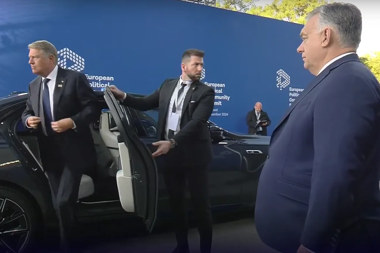 Klaus Iohannis tak powitał Viktora Orbana. Kamery wszystko uchwyciły