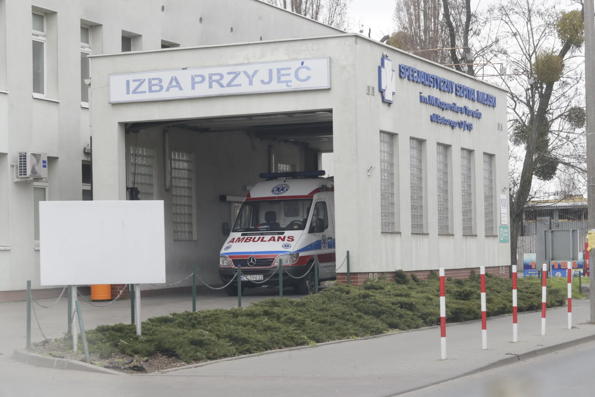 Ekipa z "Wolni My" wtargnęła do szpitala w Toruniu. Przyszli na kontrolę.