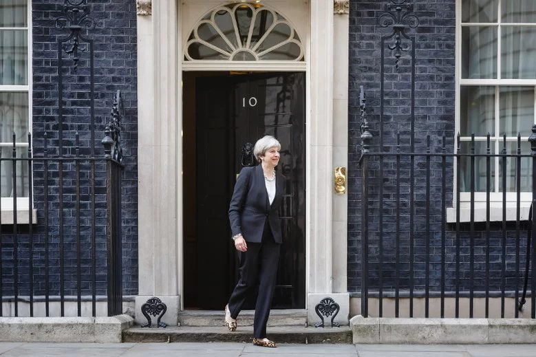 Theresa May nie ma ostatnio łatwego życia. Pomaga jej jednak mąż
