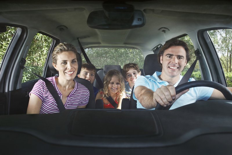 Młodzi rodzice dziadzieją? "Przez pierwszy rok byliśmy w oczach otoczenia dziadami"