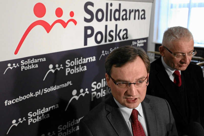 Politycy Solidarnej Polski chcą wyjechać do Brukseli, ale tylko na 1,5 roku. Później planują wrócić do Sejmu.