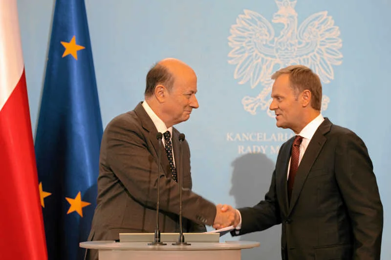 Donald Tusk i Jarosław Gowin nie muszą słuchać opinii publicznej w obliczu podnoszenia podatków i łamania kolejnych obietnic.
