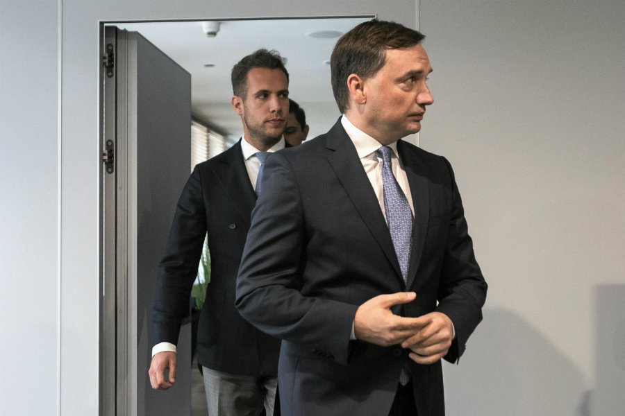 Klub PiS złoży projekt ustawy dyscyplinujący sędziów sądów powszechnych.