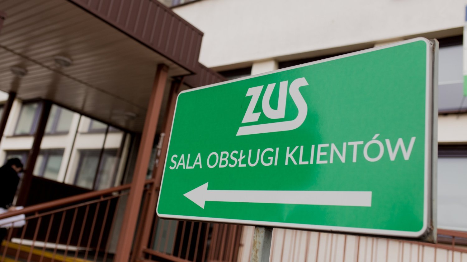 Ponad 1400 zł miesięcznie z ZUS. Mało kto wie, że można dostać takie świadczenie ZUS