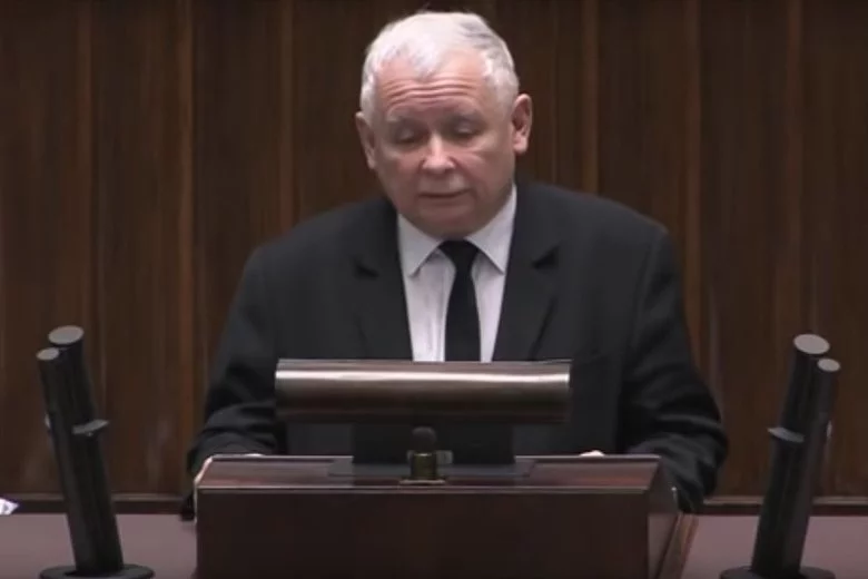 Jarosław Kaczyński zdaniem senatora PiS jest skromnym człowiekiem, a nie "deweloperem". Ma o tym świadczyć jego ubiór.