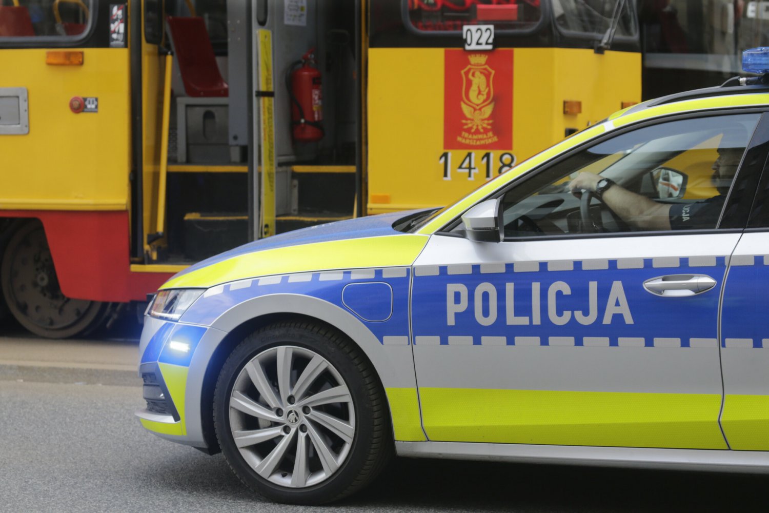 Napad na mężczyznę wychodzącego z banku w Warszawie.