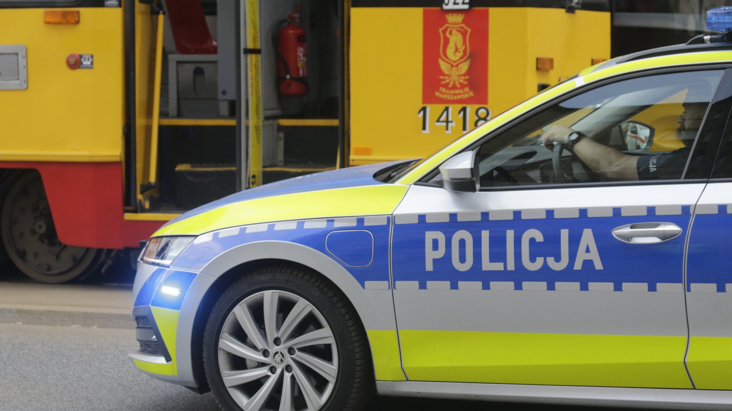 Napad na mężczyznę wychodzącego z banku w Warszawie.