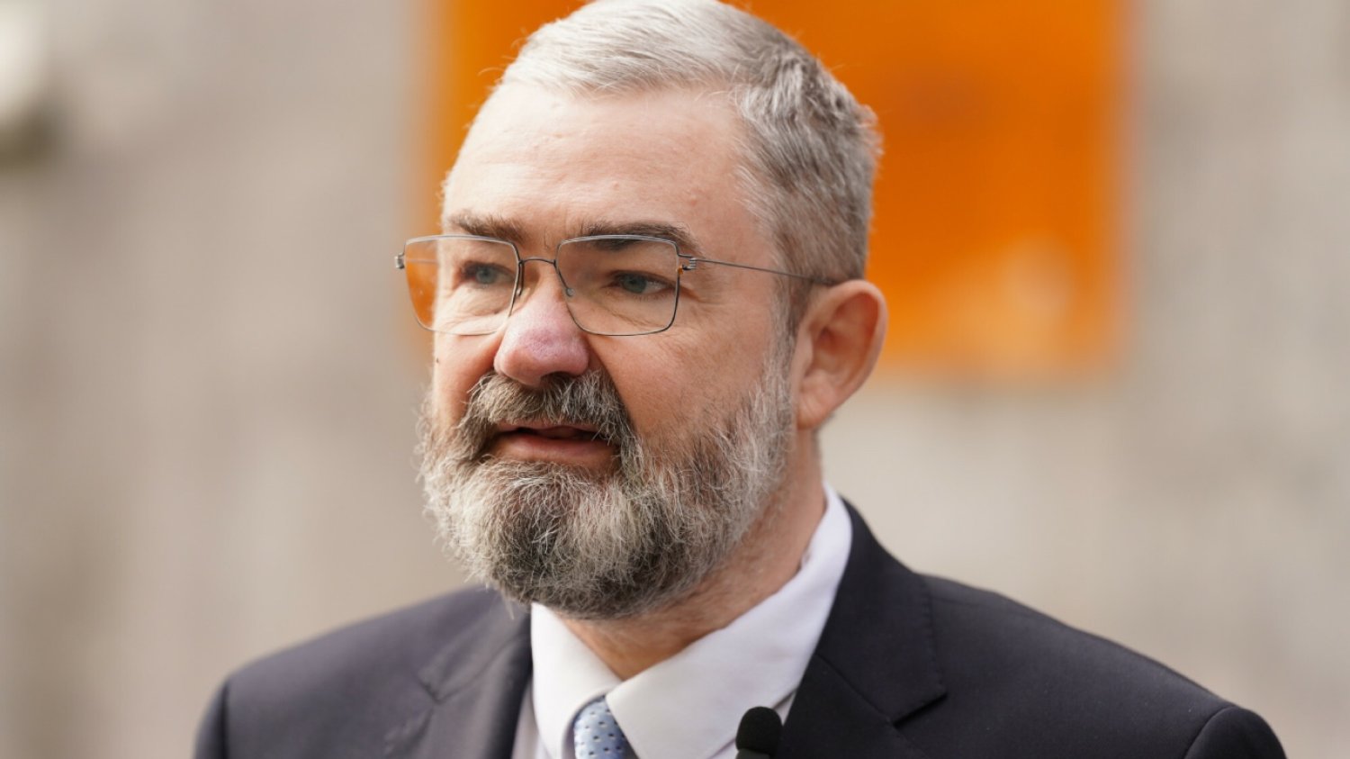 Były europoseł PiS Karol Karski usłyszał zarzuty.