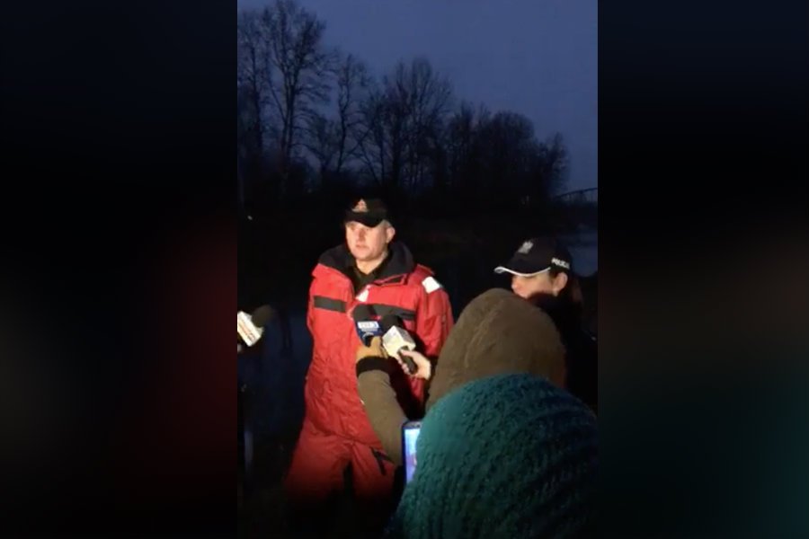 W samochodzie znaleziono ciała ofiar - poinformował portal Strażacki.pl