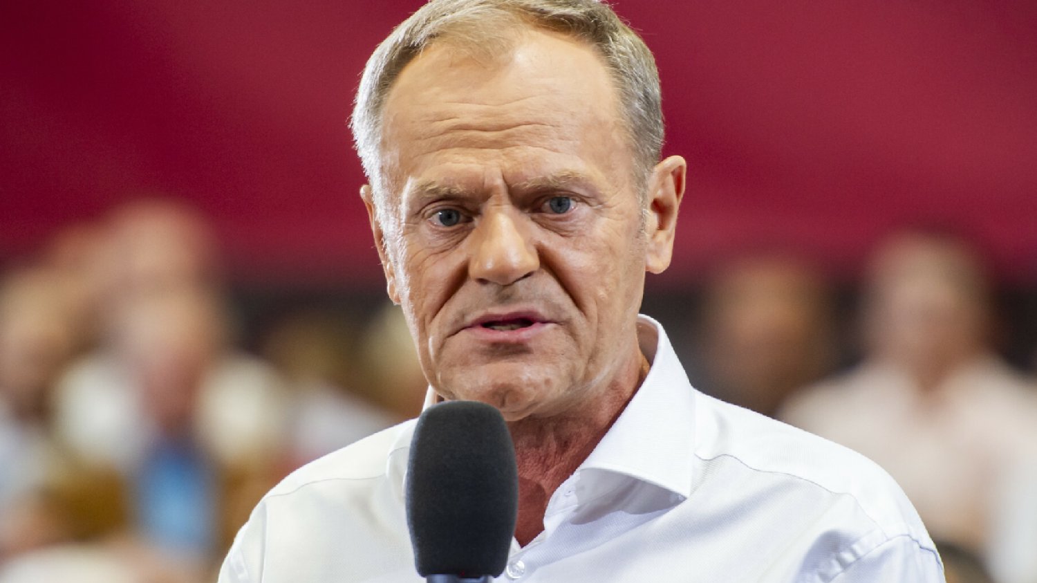 Zagroził Donaldowi Tuskowi zamachem. Posłom KO piszą o podłożeniu bomb.