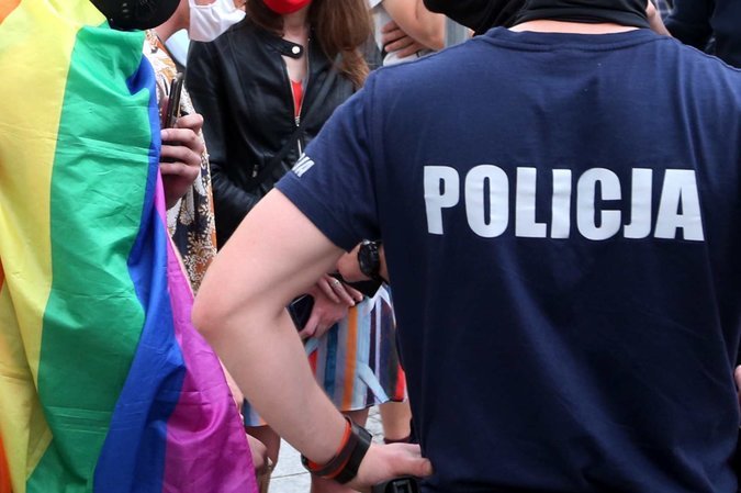 "Daliśmy się kupić" – powiedział "GW" jeden ze związkowych policjantów.