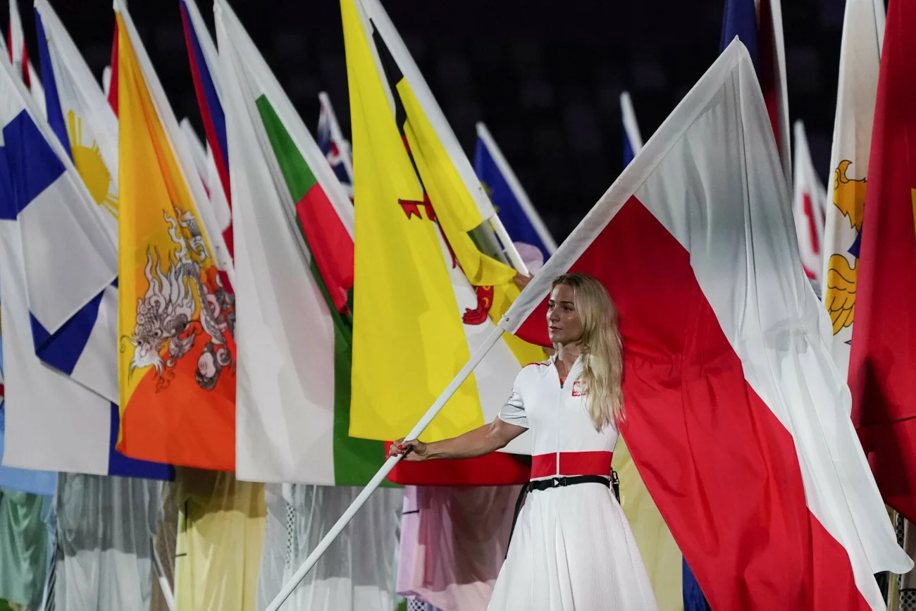 Karolina Naja w trakcie ceremonii zamknięcia igrzysk olimpijskich w Tokio