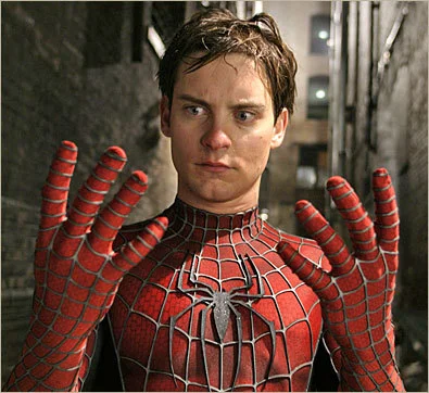 Tobey Maguire jako Spider-Man, w drugiej części trylogii Raimiego