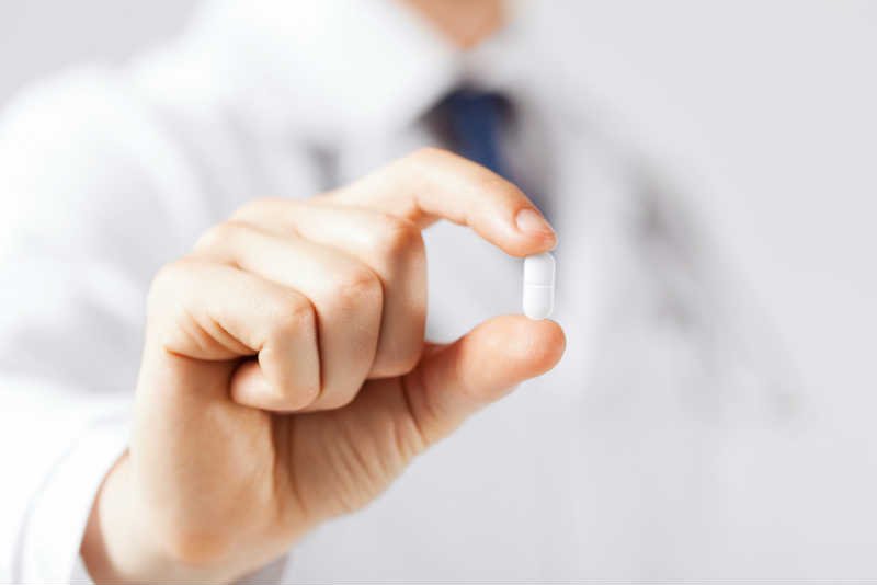 Lekarze łamią swój kodeks etyczny występując w reklamach suplementów diety.