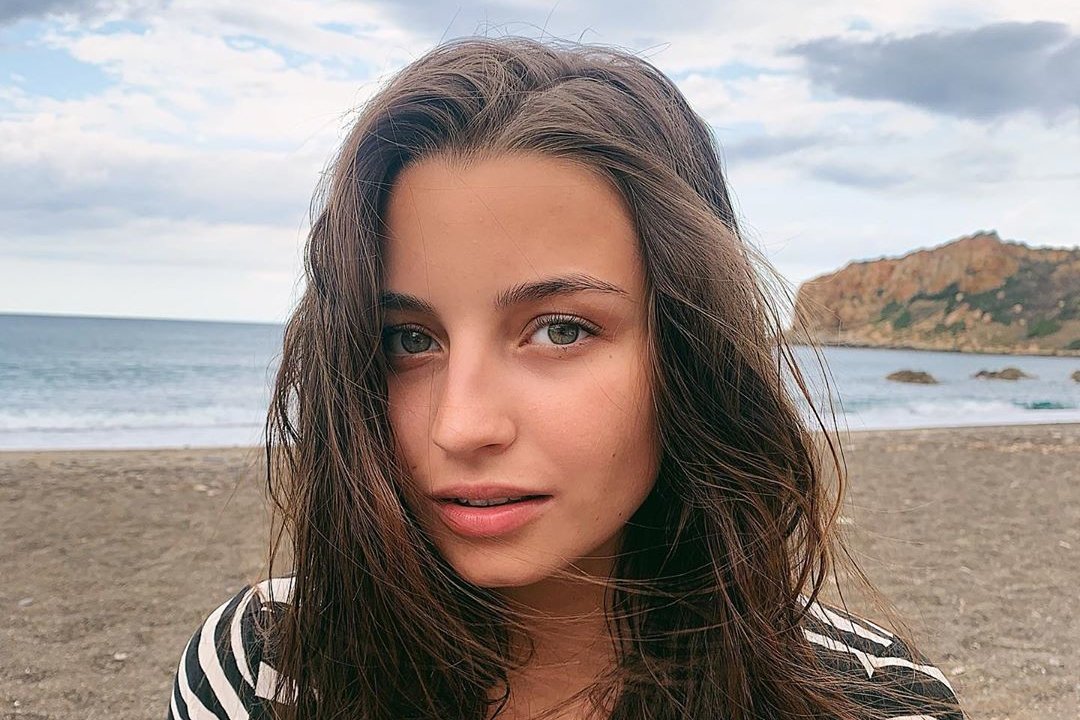 Julia Wieniawa to młoda aktorka, którą możemy zobaczyć w serialu "Zawsze warto"