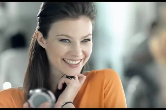 Anna Lucińska w reklamie gum do żucia.
